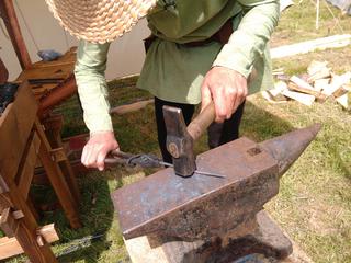 Preciesiewerk in de smederij